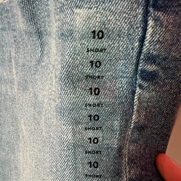 NWT AE Stretch Mom Straight Jean - Picture 9 of 11